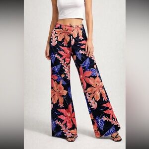 Cache Floral Wide Leg Pants Size 4 Black Red Tropical Print NWT